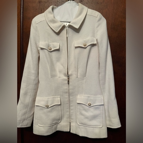 Chanel 02P white summer transitional jacket with pearl buttons size 36. NWTs - Picture 3 of 12
